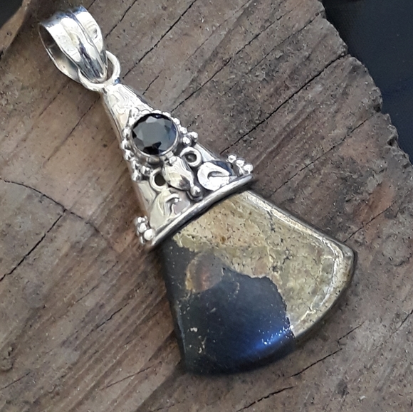 Healer's Gold & Black Onyx Sterling Silver Pendant - Picture 3 of 5